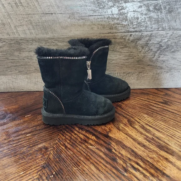 Toddler Size 6 Black Ugg Boots - Picture 6 of 7